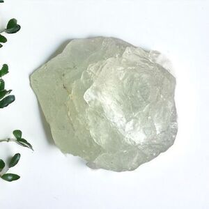 Natural Green Fluorite Crystal Free Form UV Light‎ Reactive
